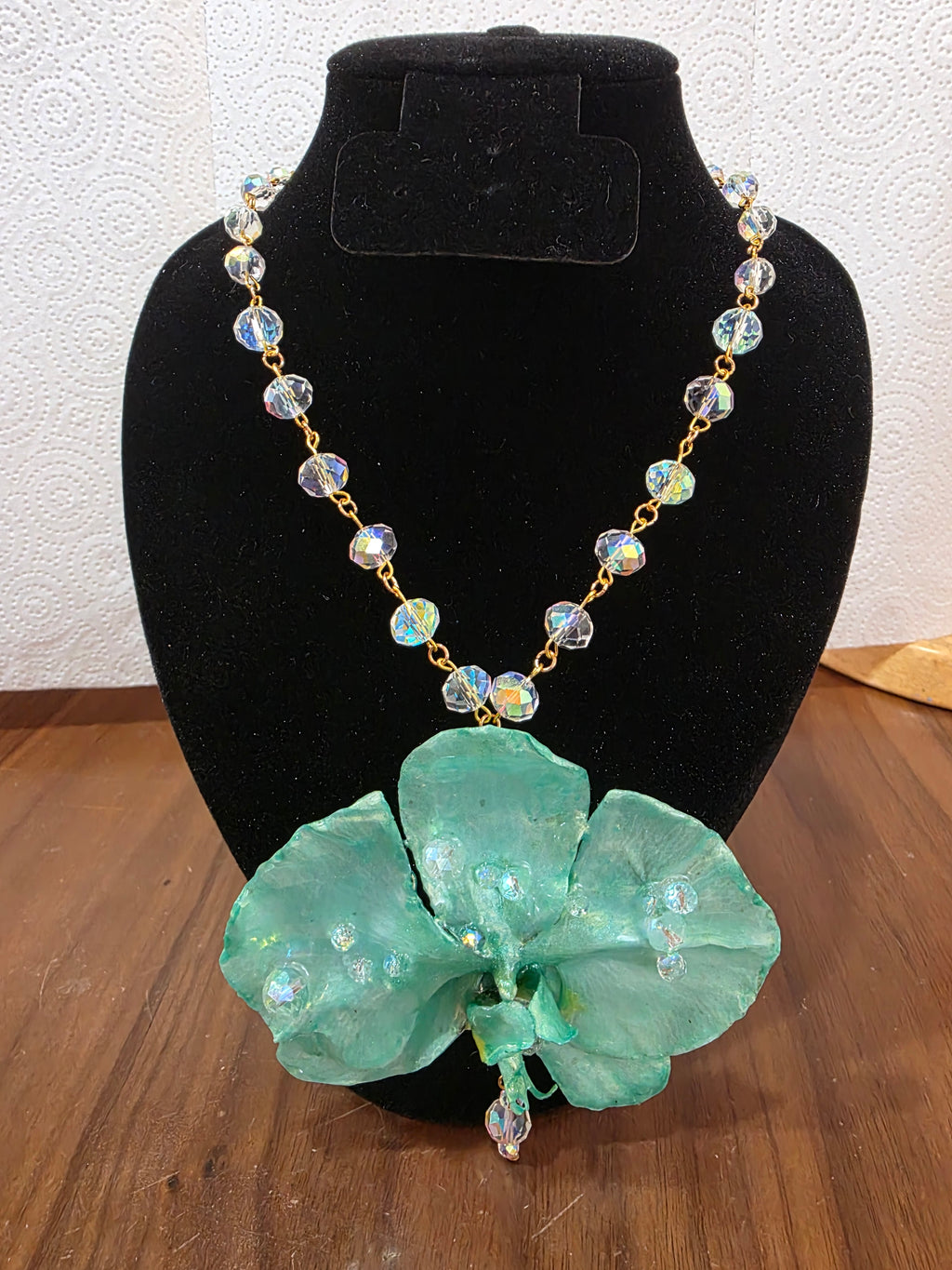 Collar Orquidea Esmeralda Preservada - Hecho a Mano